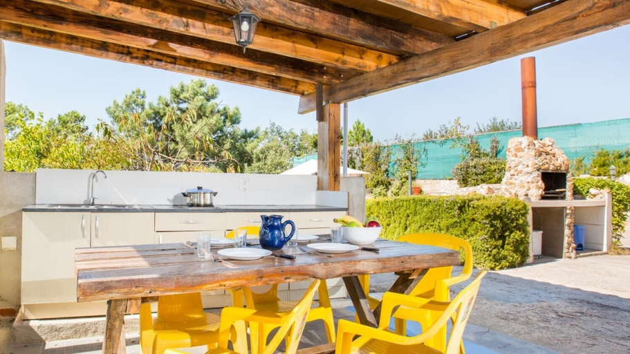 Room 5, Araceli in Vidreres With 3 Bedrooms and 2 Bathrooms, Girona