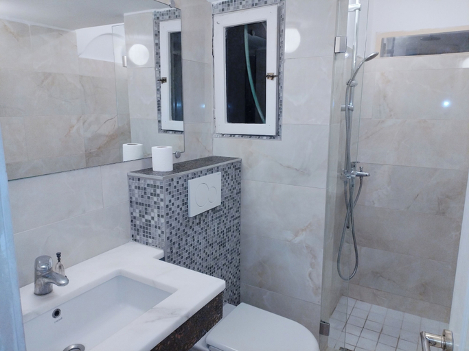 Bathroom 4, Large Studio/family Apartment, Central Macedonia