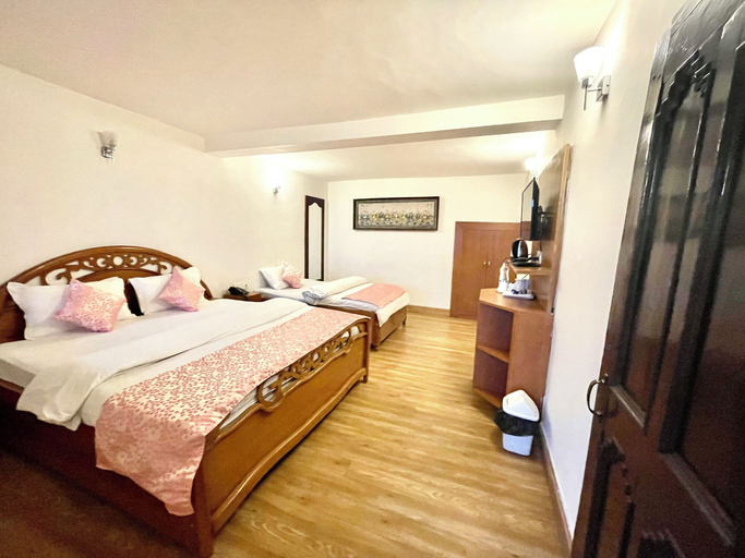 Bedroom 5, Shri Shail Inn, Nainital