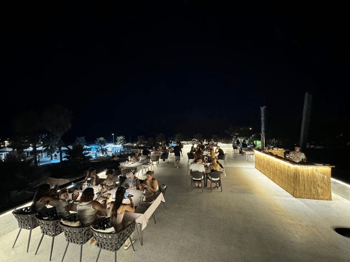 Food & Drinks 5, ApartHotel by Comfort Suites, Kavajës