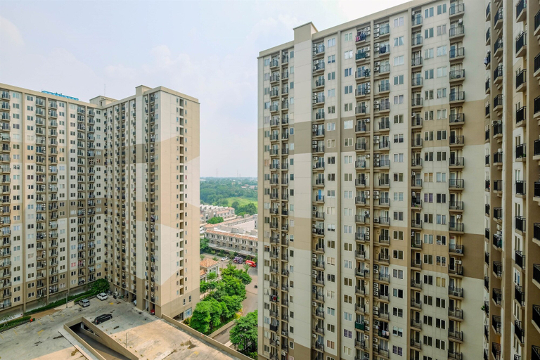 Exterior & Views 2, Warm and Cozy Living Studio Apartment Podomoro Golf View, Bogor