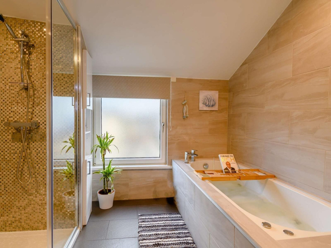 Bathroom 4, Nirvana Apartment Sunniest Spot in Scarborough, North Yorkshire