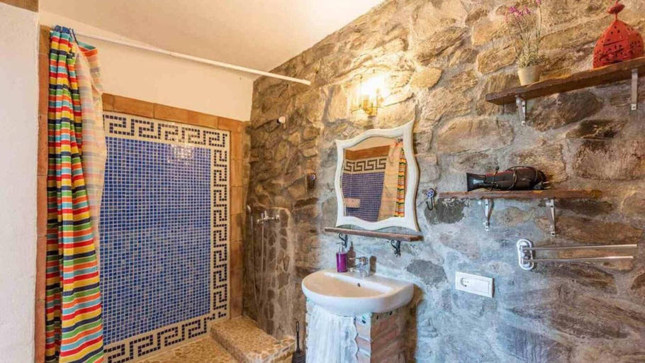 Bathroom 2, 7 Bed Villa - Sleeps 14 - Pool - Hottub - Parking, Málaga