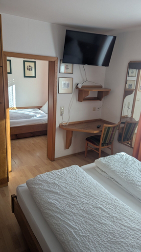 Bedroom 3, Gasthof Hotel Rose, Würzburg