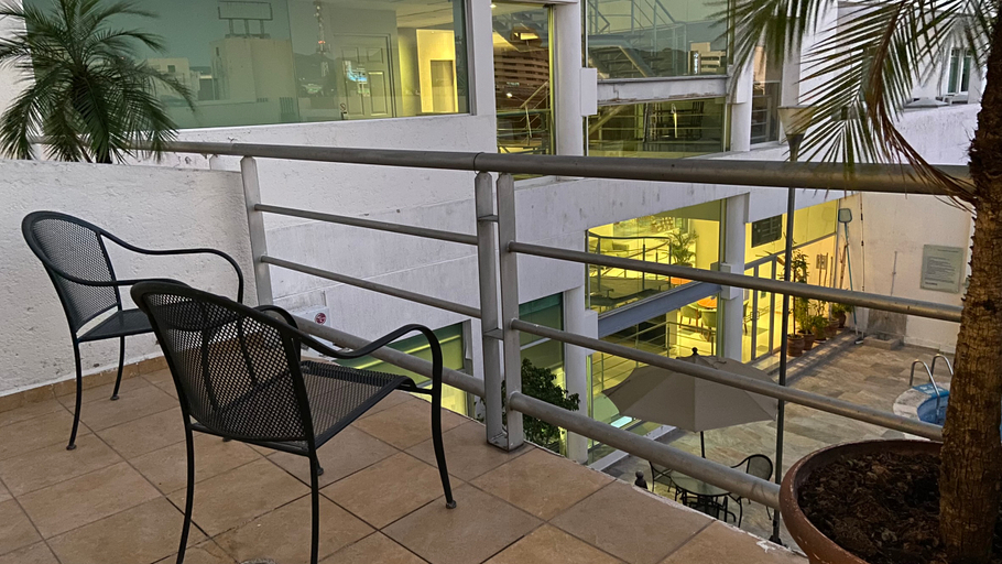Public Area 2, Enterprise Inn Poliforum, León