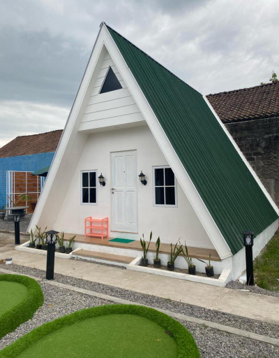 Exterior 4