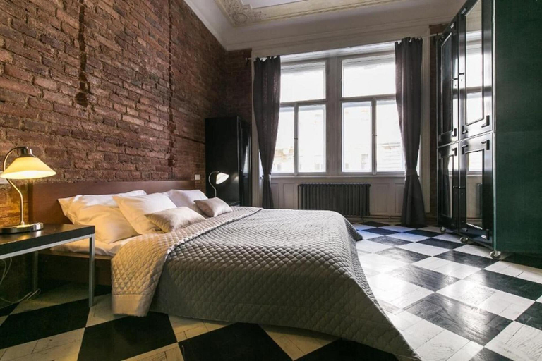 Room 3, 2 Bed Flat - Sleeps 3 - Wifi, Praha 1
