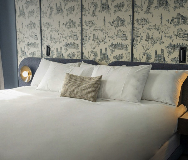 Bedroom 2, Hotel Saint-Sulpice, Montréal