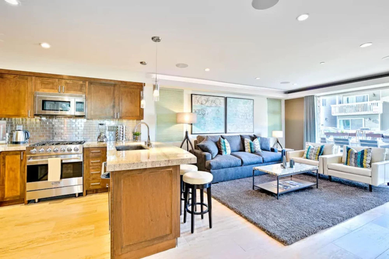 Room 2, 3 BR Roof Deck Ocean Views Hot Tub Beach Block, Orange