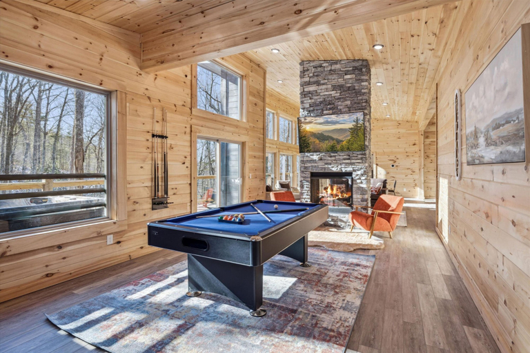 Room 2, Brand New Cabin w Fire Pit Hot Tub Gameroom, Sevier
