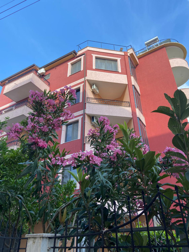 Others 4, Villa ReyAn Durres, Durrësit