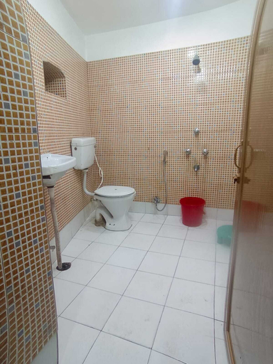 Bathroom 5, Dear Hotel, Kolkata