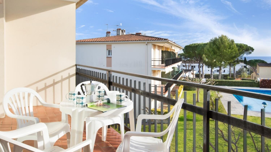 Room 2, Costa Brava E-6 in Lloret de Mar, Girona