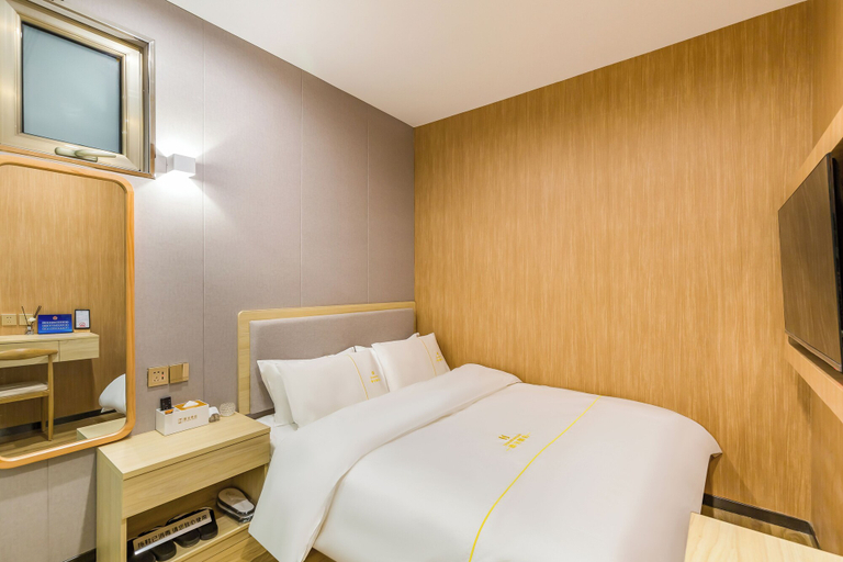 Bedroom 3, Dequan Guangwai Hotel, Beijing