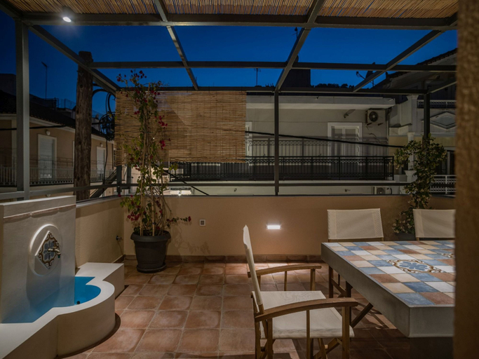 Room 4, Elegant City Apartment - 250m From Solomos Square, Ionian Islands