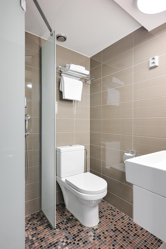 Bathroom 3, Glo Hotel Airport, Uusimaa