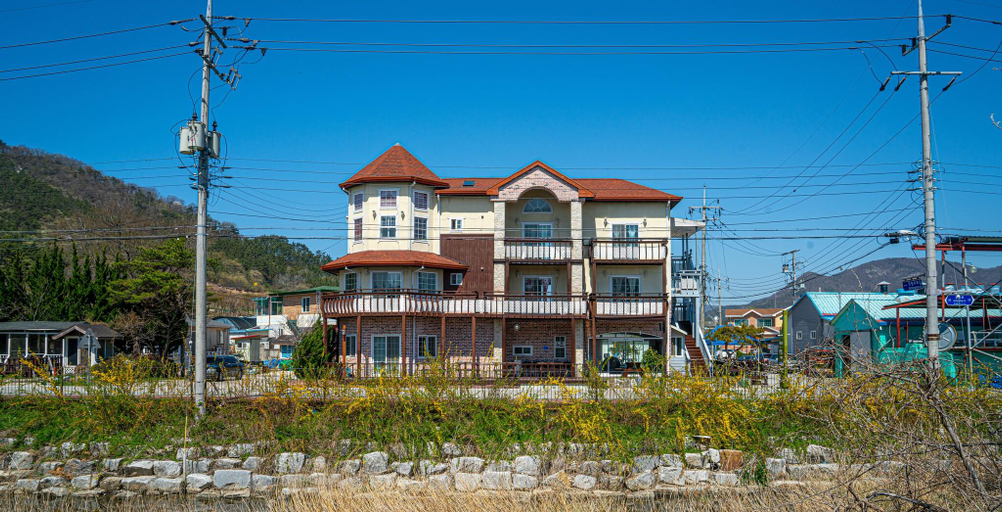 Others 5, buan badagaetbeol pension, Buan
