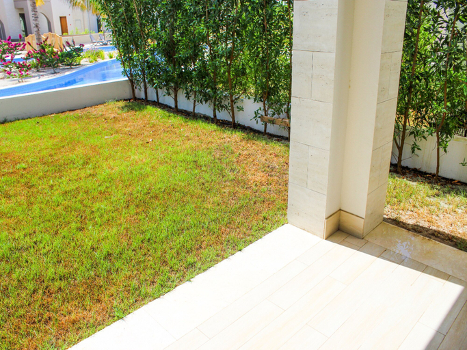 Room 3, Serene 1-bedroom With Pool View, Taqah
