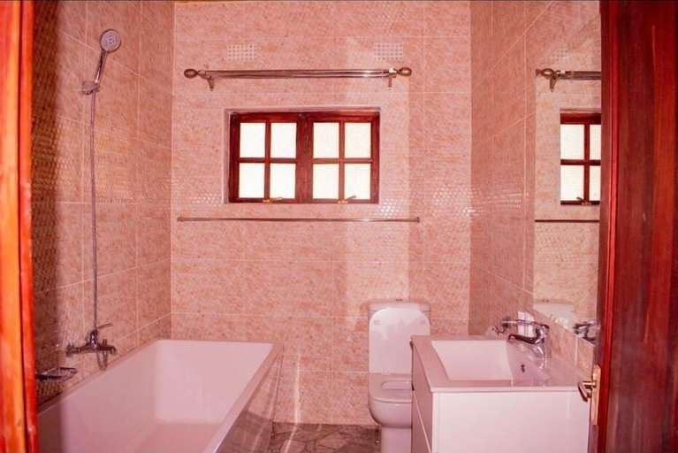 Bathroom, Lake Alexander Country Resort, Mutasa
