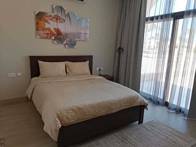 Room 2, Cozy 2-bedroom Poolside Haven, Taqah