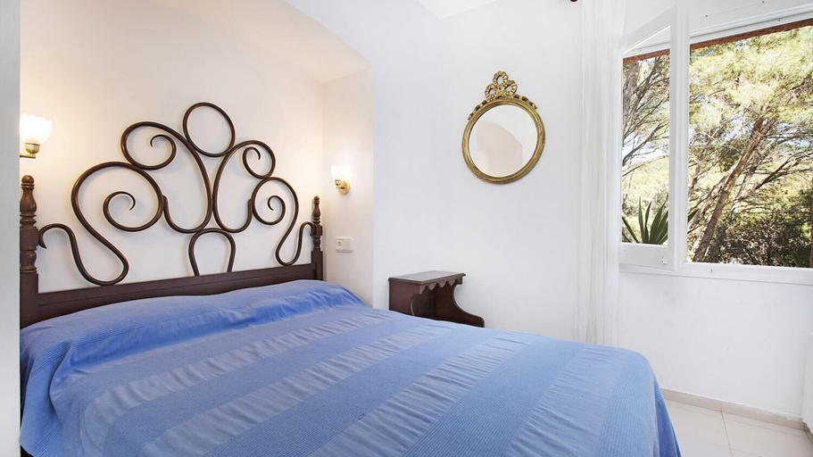 Room 4, Carena Pl in Llafranc, Girona