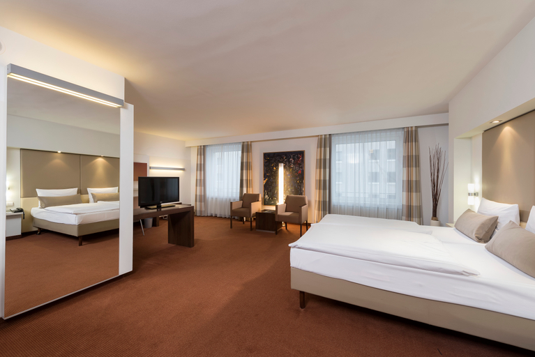 Bedroom, Estrel Hotel Berlin, Berlin