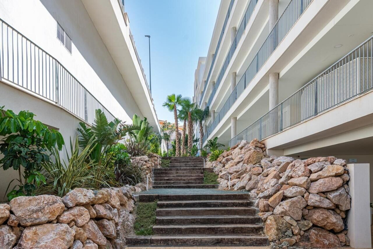 Property grounds 5, Benalmadena Luxury 4 Bed Apartment Jacuzzi, Málaga