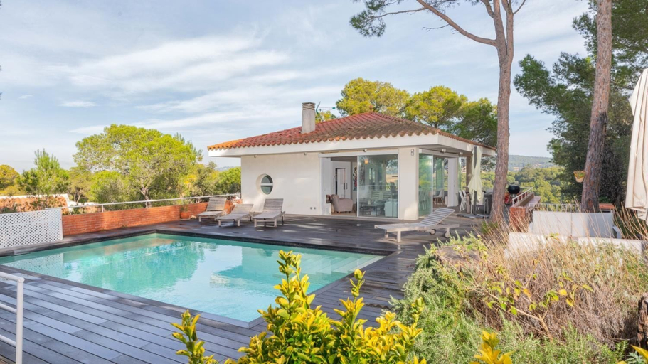 Room 1, Ferran in Llafranc With 4 Bedrooms and 2 Bathrooms, Girona