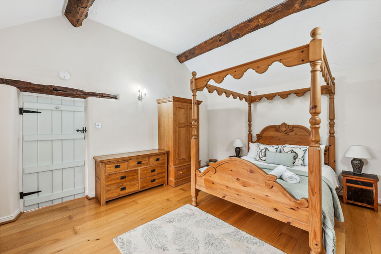 Room 5, Host Stay Ivy Farm House - Wetton, Staffordshire