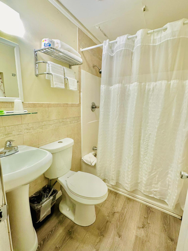 Bathroom 16