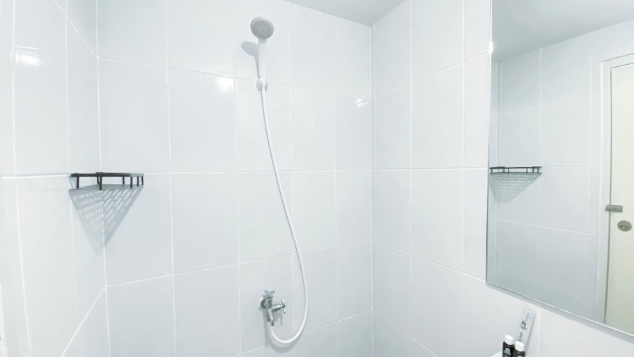 Bathroom 3, Modern Studio Apartment Tokyo Riverside PIK 2, Tangerang