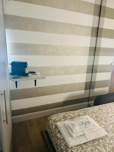 Others 4, CHAMBRE BON BON, Ascoli Piceno
