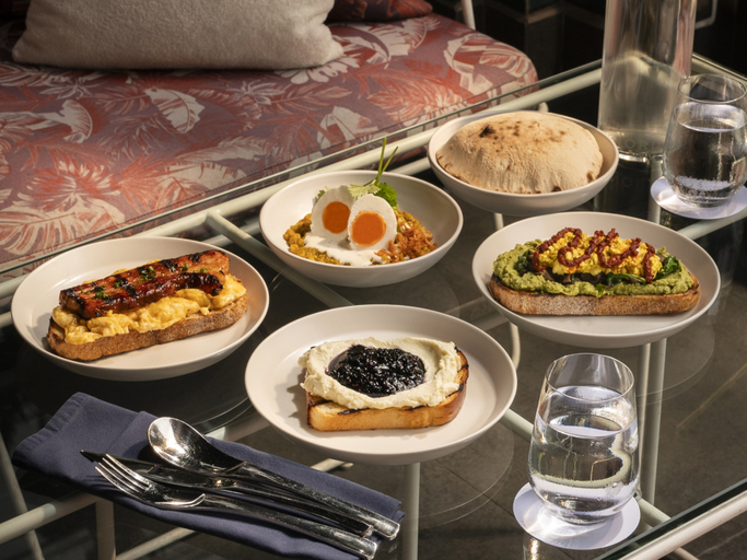 Food & Drinks 9
