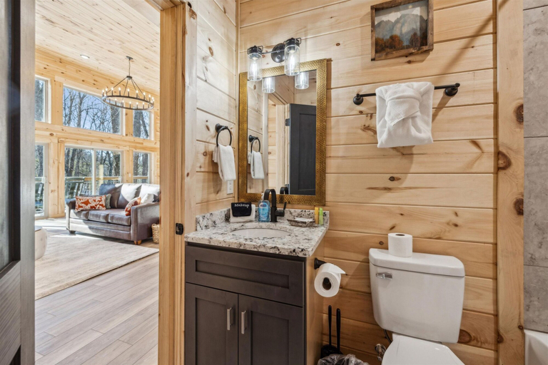 Room 3, Brand New Cabin w Fire Pit Hot Tub Gameroom, Sevier
