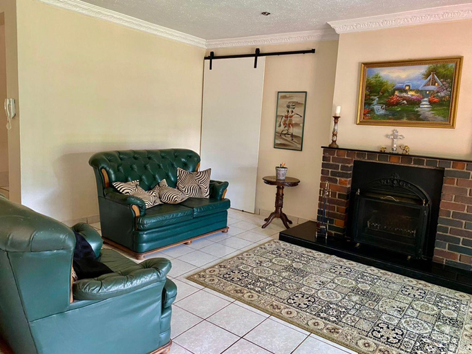 Room 3, 5 bed Villa in the Heart of Vainona - 2282, Harare