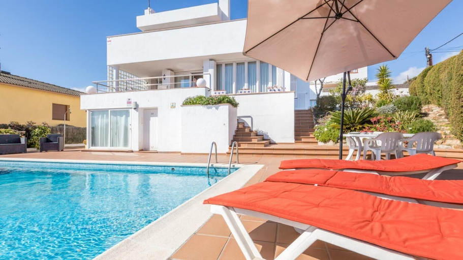 Room 5, Villa Nuri in Blanes, Girona
