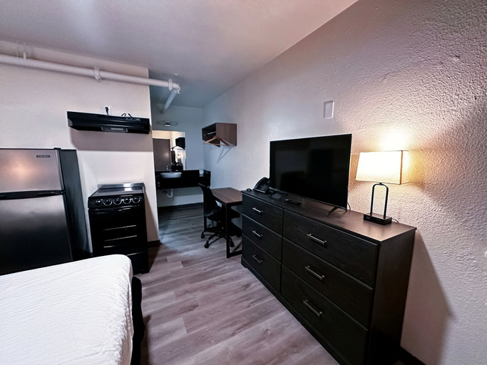 Bedroom 4, Studio City Suites, A Travelodge By Wyndham, Bowie