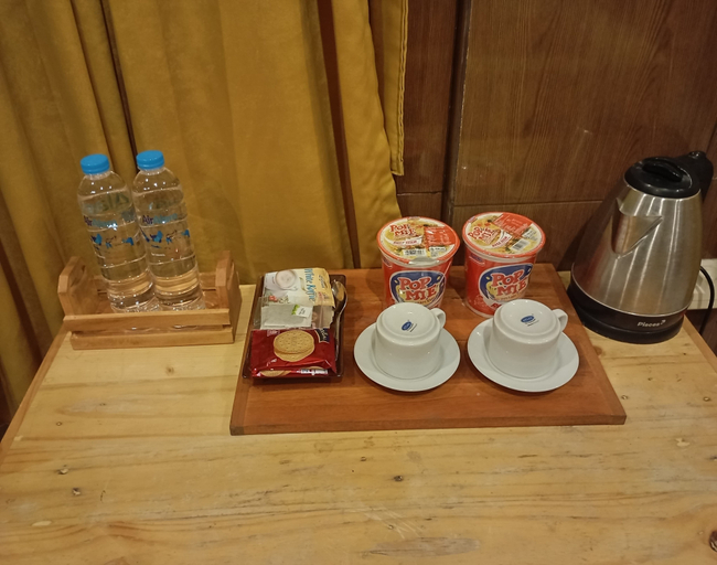 Food & Drinks