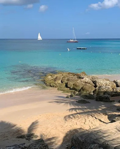 Room 3, The Art Studio 12 Beachfront Apartment Barbados