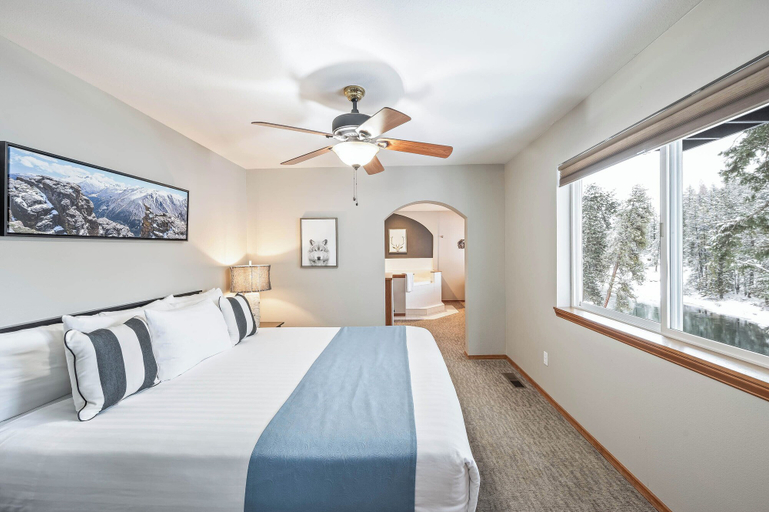 Bedroom 3, All Seasons River Inn, Chelan