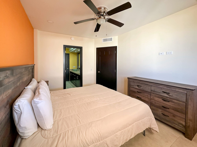 Room 3, Poolside Family Retreat 2BR Condo, Puerto Peñasco