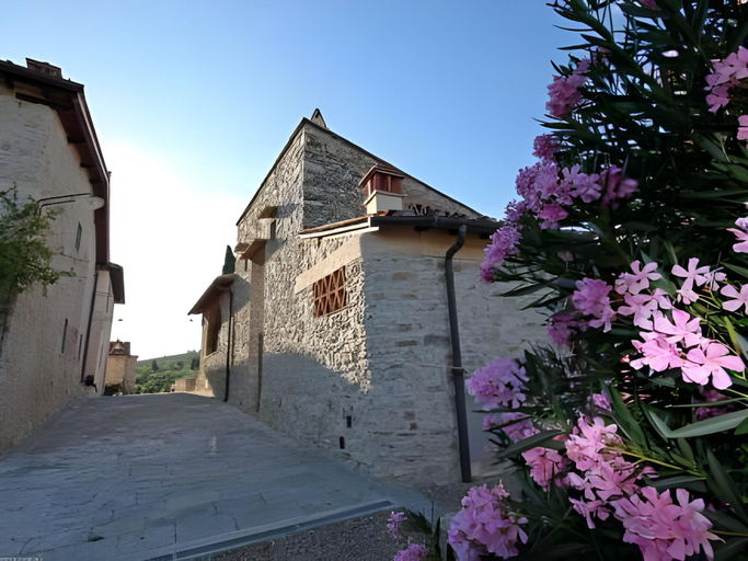 Apartment La Romantica by Interhome, Florence