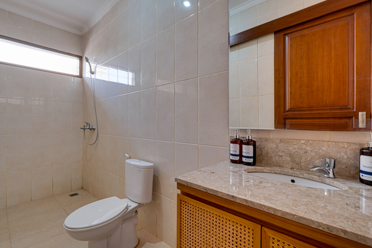 Bathroom 5, Villa Boswellia - near Central Seminyak by Nabe Hospitality Management, Badung