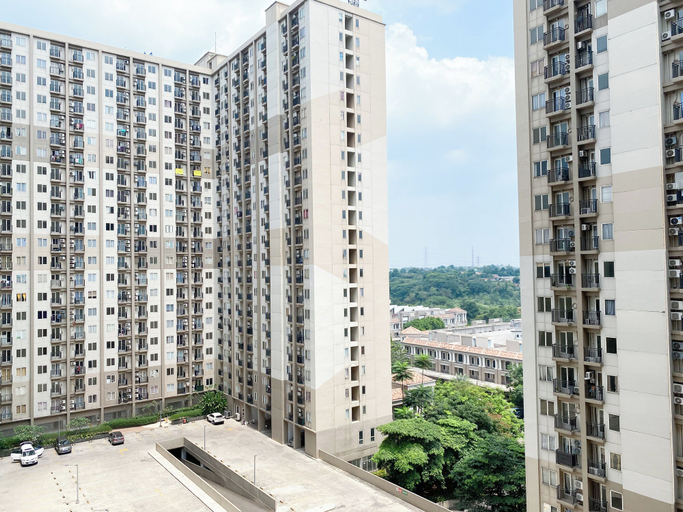 Exterior & Views 2, Warm and Homey Studio at Podomoro Golf View Apartment, Bogor