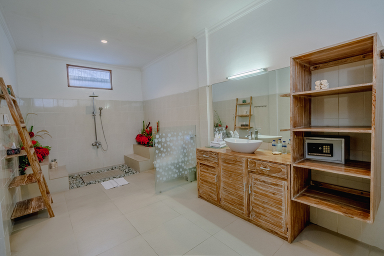 Bathroom 3, Villa Alleira Seminyak, Badung