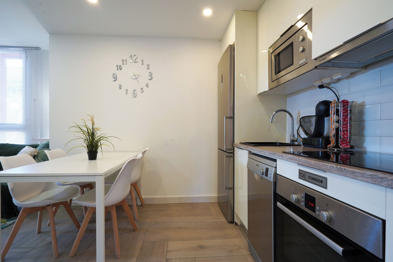 Private kitchen 4, Apartment-4people-parking-castelledefels-bikes-bbq, Barcelona