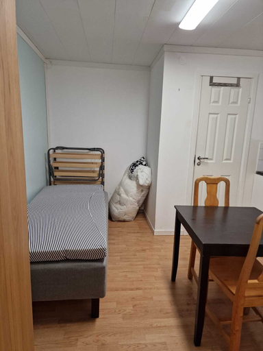 Bedroom 3, Studio Apartment - Great Location & Parking, Stockholm