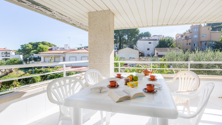 Room 5, Open Pals - T in Sa Riera, Girona