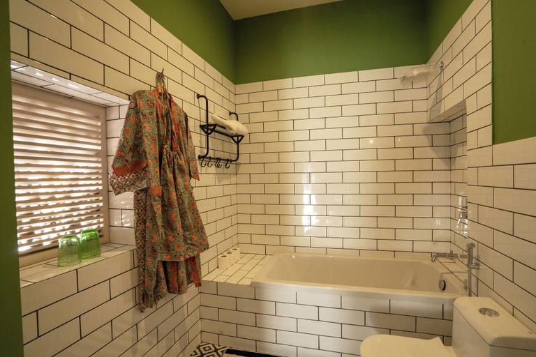 Bathroom 3, Aakash Heritage Haveli, Jodhpur