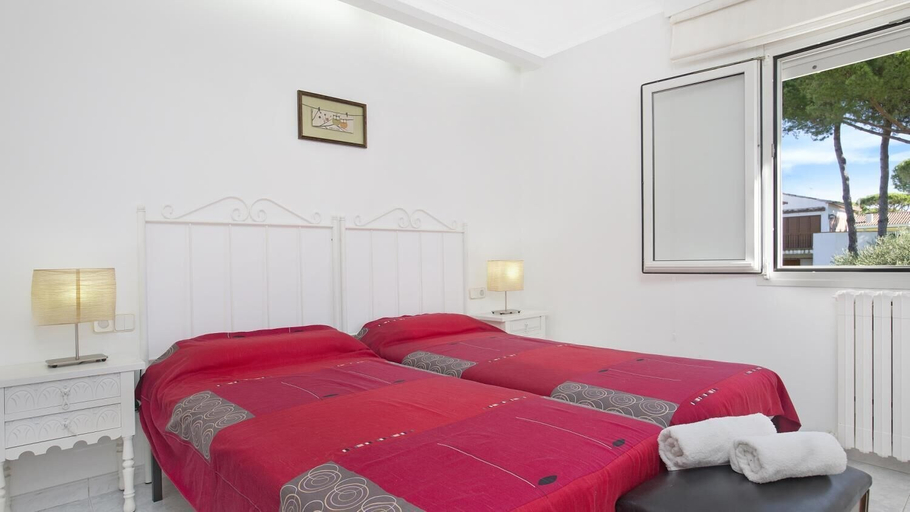 Room 5, Vila Albo in Calella de Palafrugell, Girona